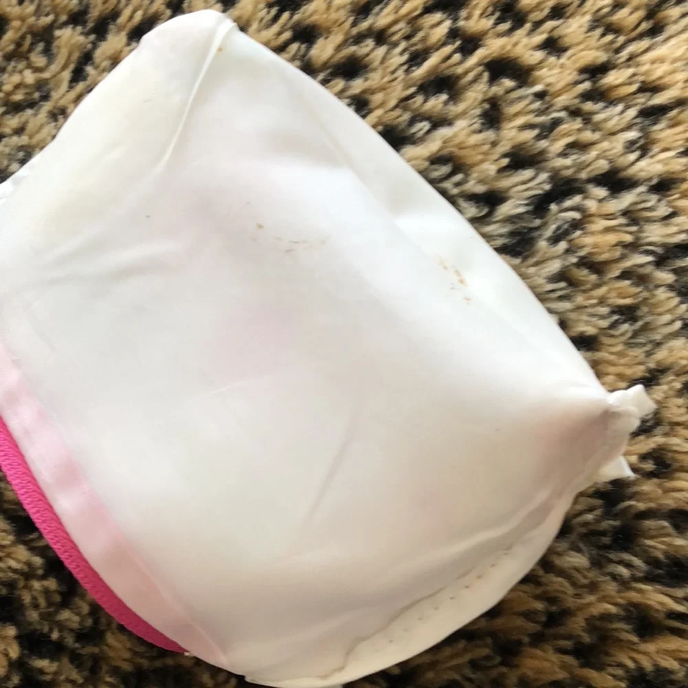 CLINIQUE COLORFUL COSMETIC BAG.